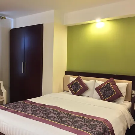 Golden Lotus Halong Hotel