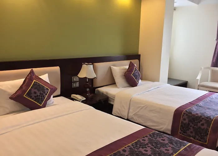 Golden Lotus 3* Hạ Long