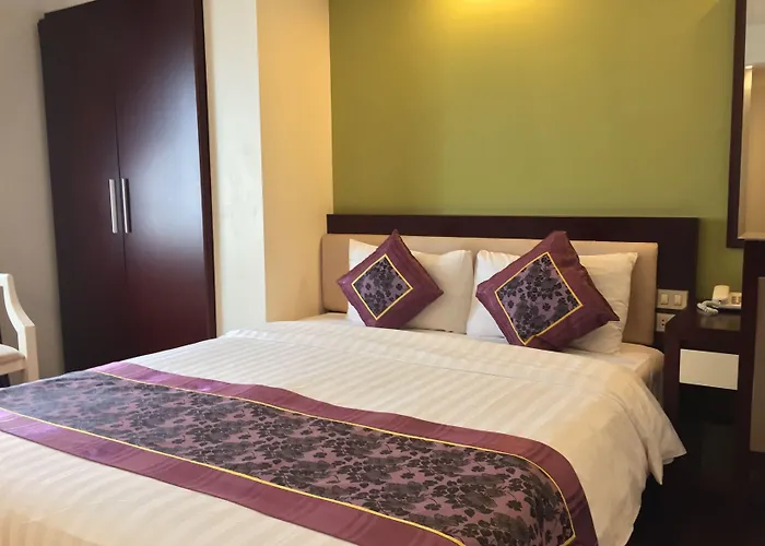 Golden Lotus Hotel