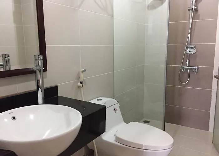 Golden Lotus Hotel 3*
