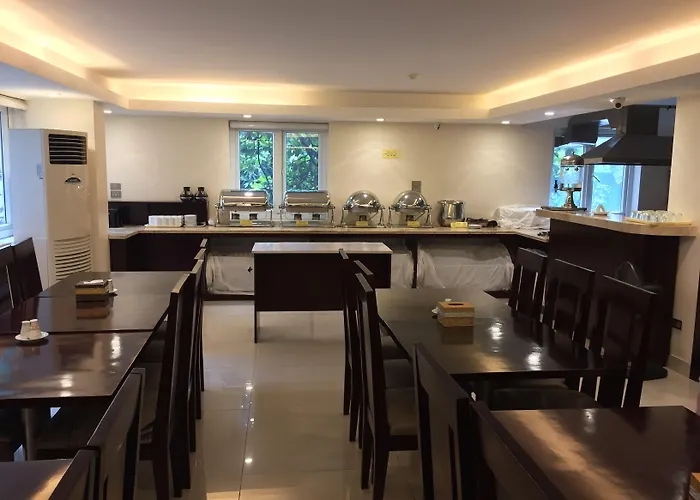 Golden Lotus 3* Hạ Long