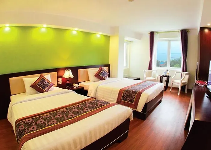 Golden Lotus Hotel 3*